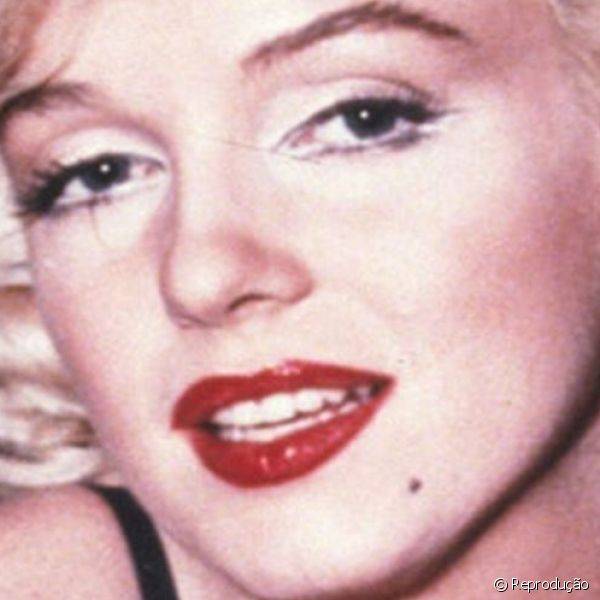 Marilyn Monroe foi uma das primeiras atrizes a se destacar pelo batom vermelho em 